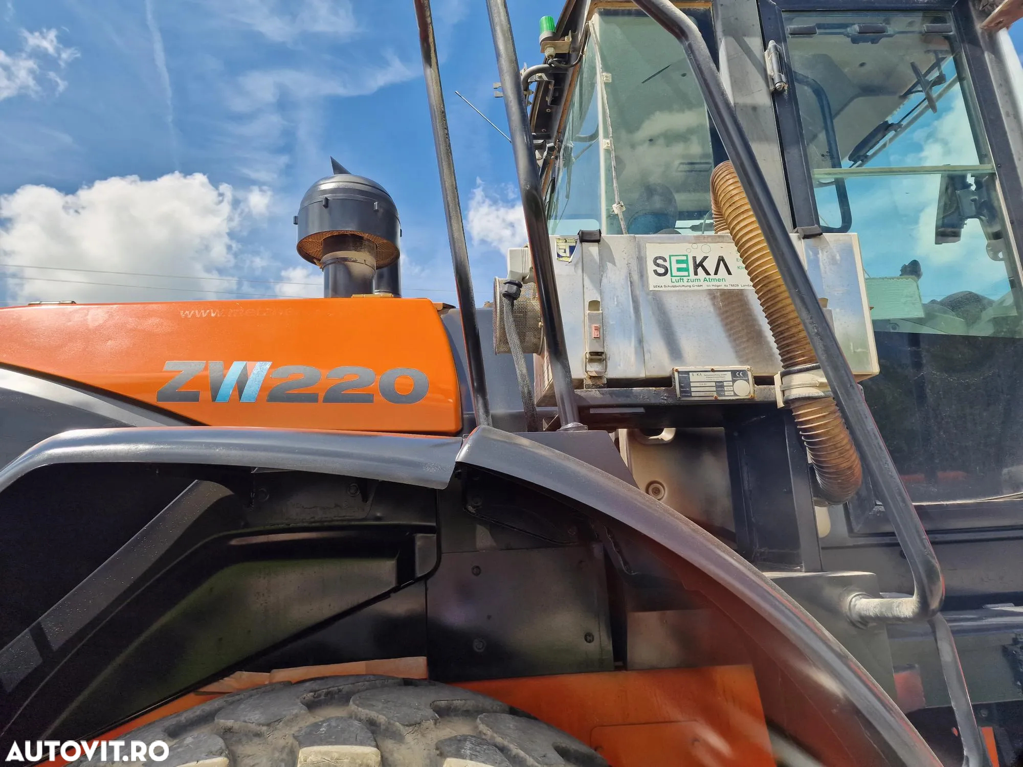 Hitachi ZW220, 8.453h, cupa 3,5mc, 2 Anv NOI, Gresare automata, Cantar, Camera spate, 18,6t, STARE FOARTE BUNA-PROMOTIE 74900 EUR+Tva - 26