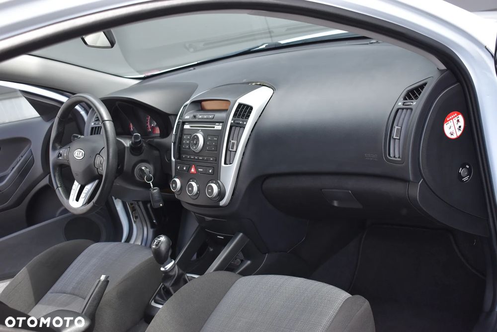 Kia Ceed 1.4 Comfort - 33