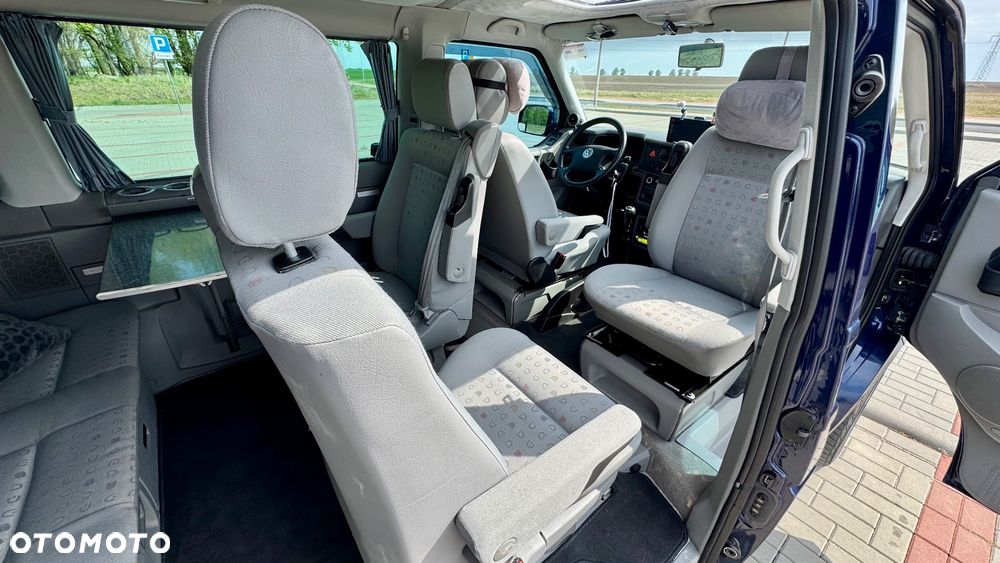 Volkswagen Multivan - 20
