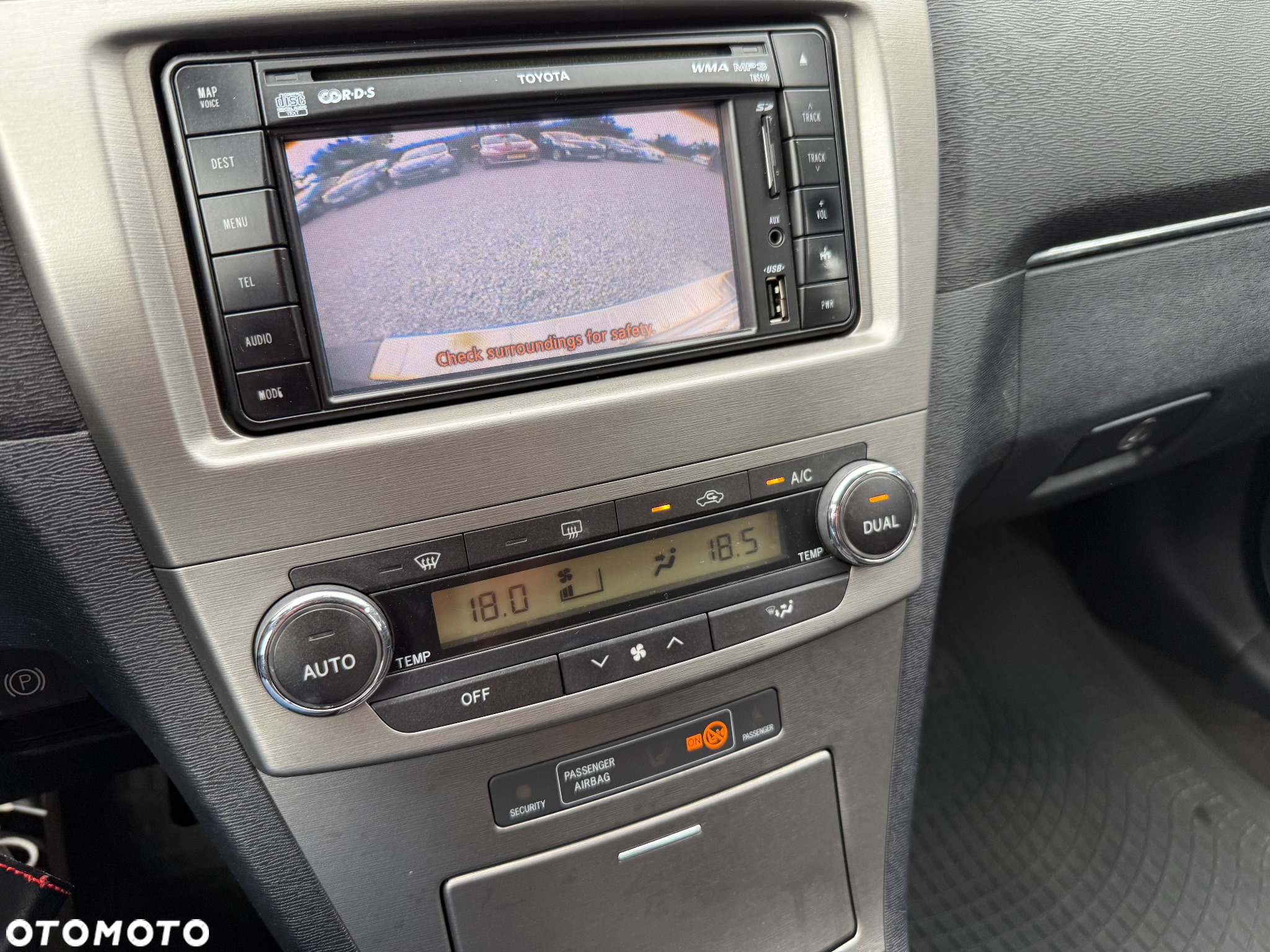 Toyota Avensis 1.8 Sol NAVI - 22