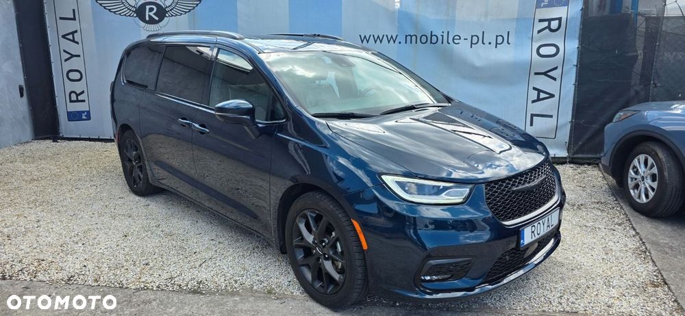 Chrysler Pacifica - 4