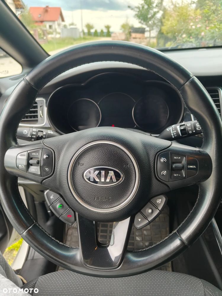 Kia Carens 1.6 GDI L - 20