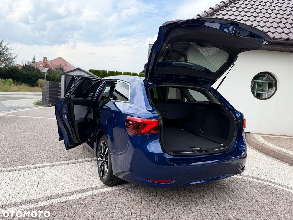 Toyota Avensis 2.0 D-4D Premium - 31