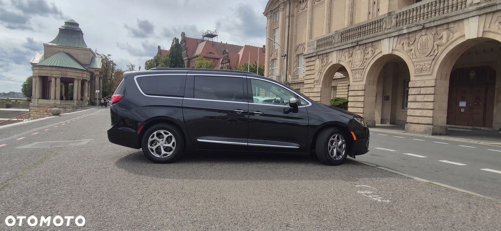 Chrysler Pacifica - 7