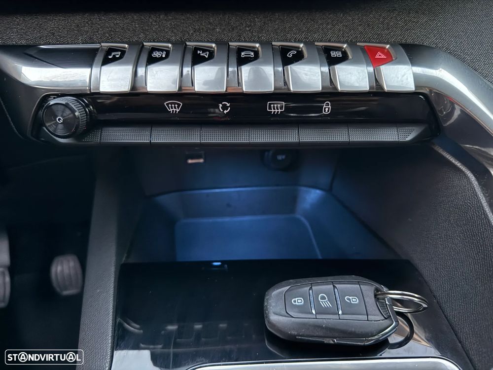 Peugeot 3008 1.5 BlueHDi Allure Pack - 44