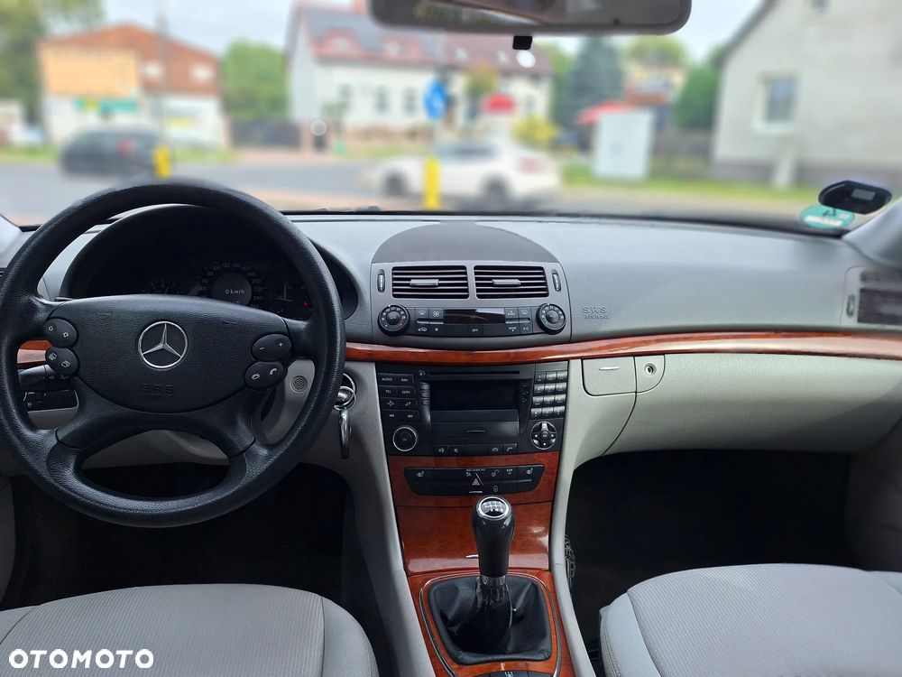 Mercedes-Benz Klasa E - 22