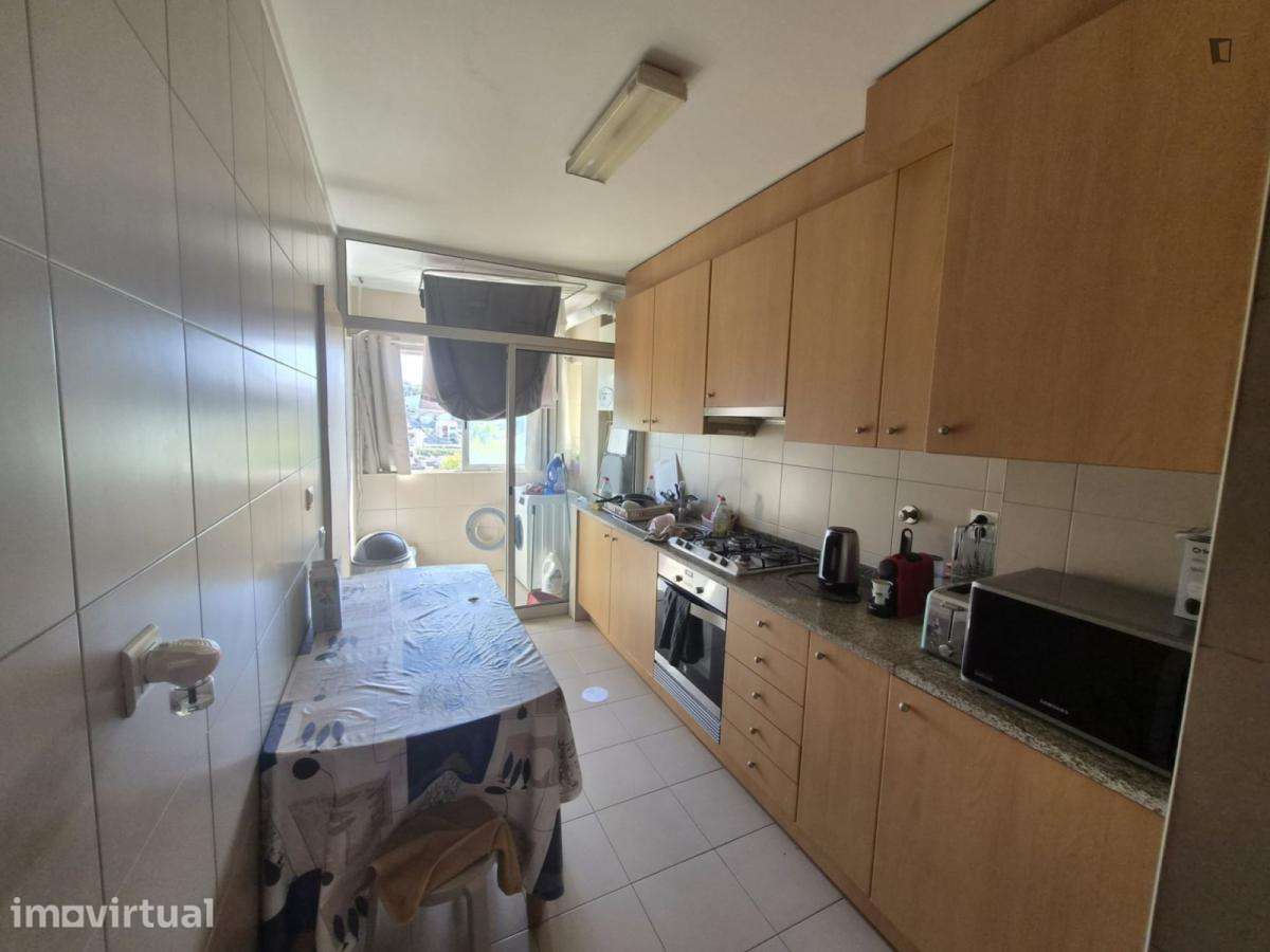 Quarto - localizado em São Mamede de Infesta Porto - Grande imagem: 3/5