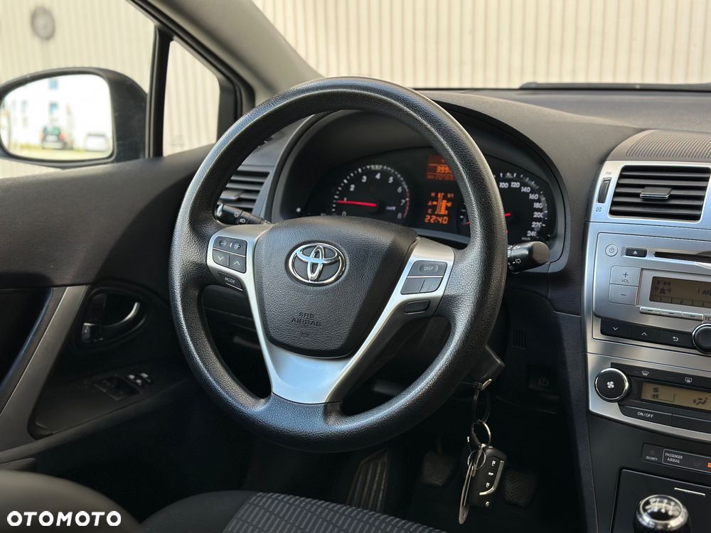Toyota Avensis 1.6 Active - 22