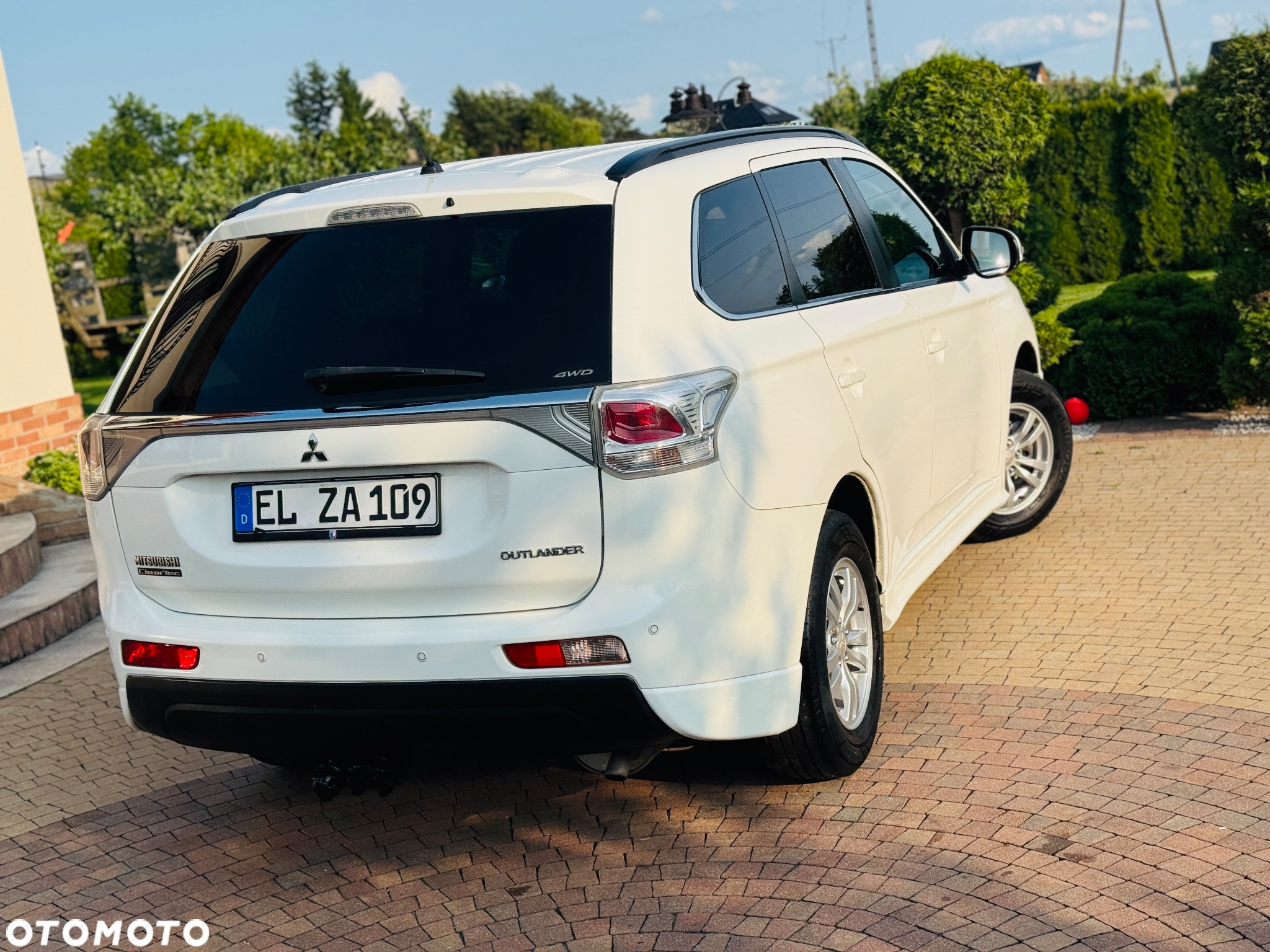 Mitsubishi Outlander 2.0 Intense + Navi 4WD CVT - 30