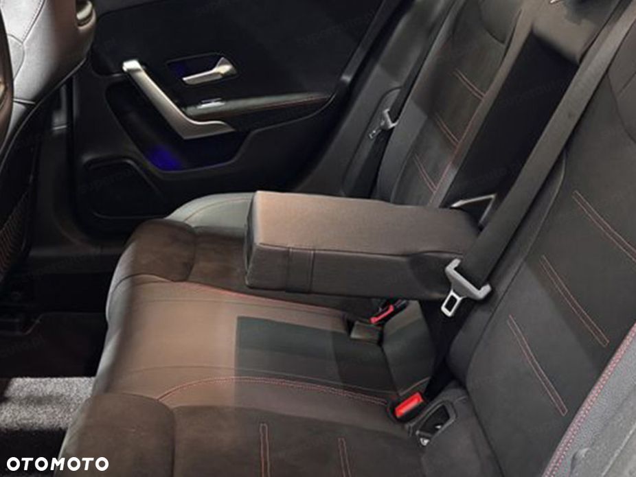 Mercedes-Benz Klasa A 220 4-Matic AMG Line 8G-DCT - 16