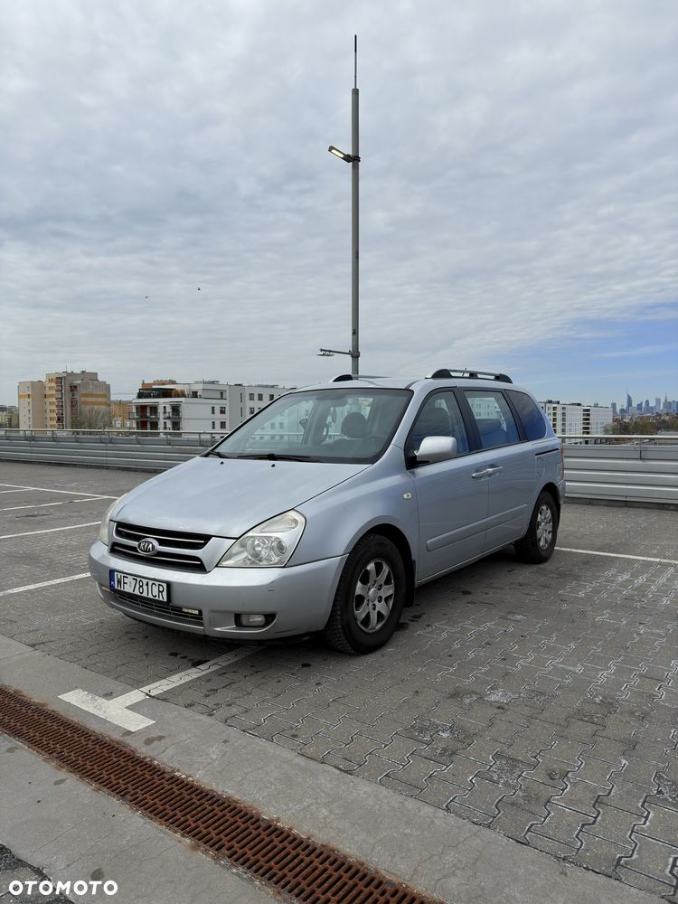 Kia Carnival - 1