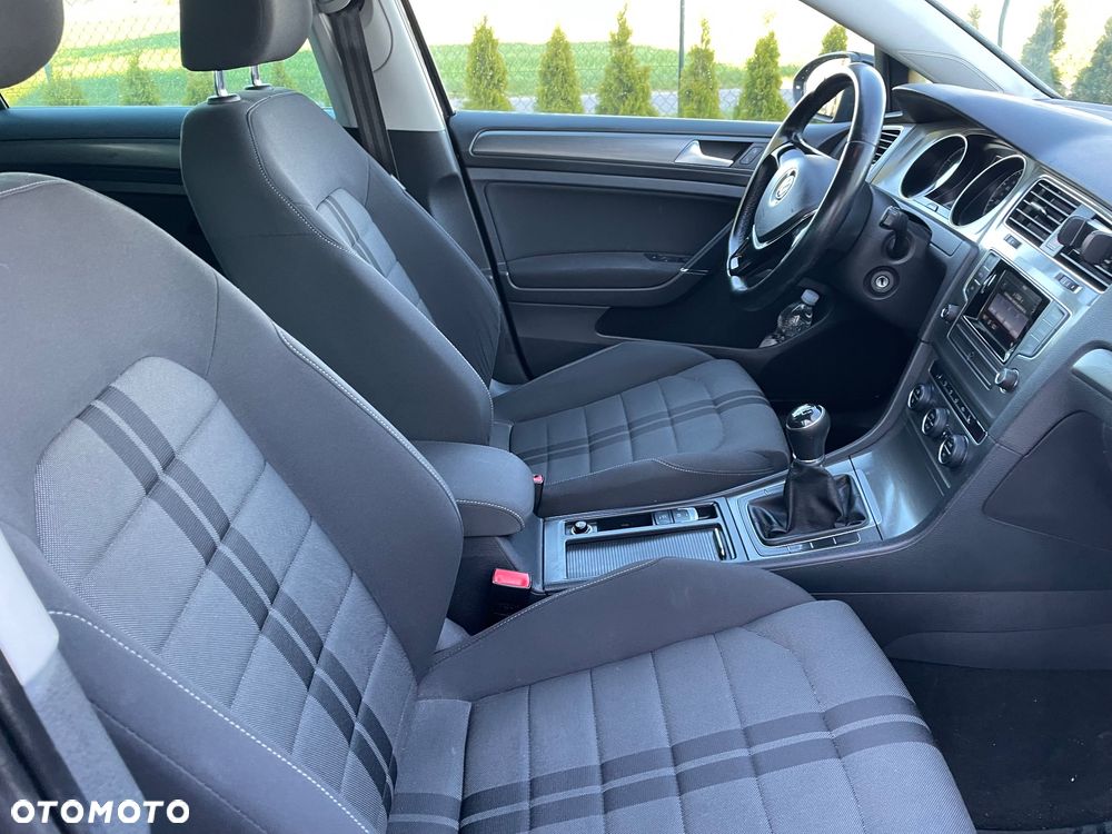 Volkswagen Golf 1.2 TSI BMT Trendline Perfectline - 26