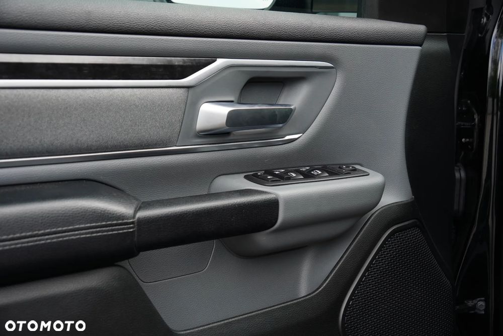 RAM 1500 5.7 Quad Cab Bighorn - 29
