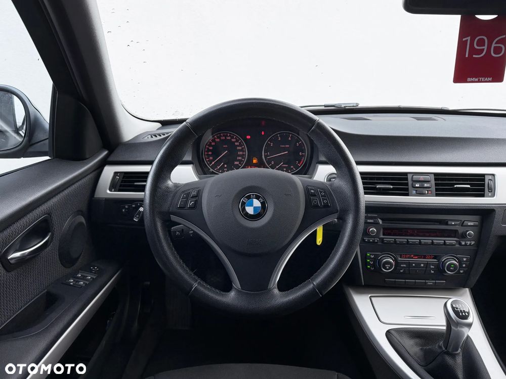 BMW Seria 3 318i Edition Lifestyle - 30