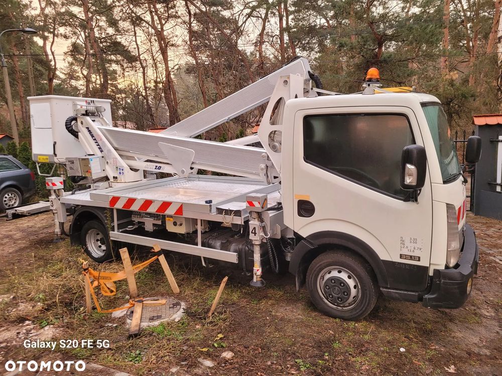 Nissan NT400 - 2