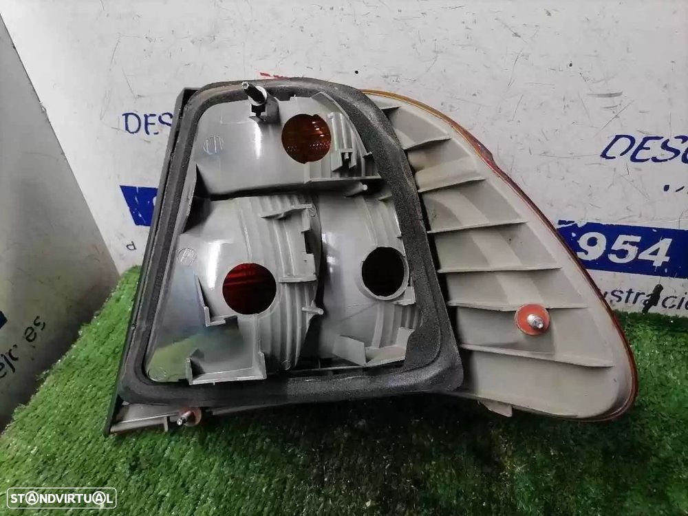 FAROLIM TRASEIRO ESQUERDO BMW 3 1999 - - 3