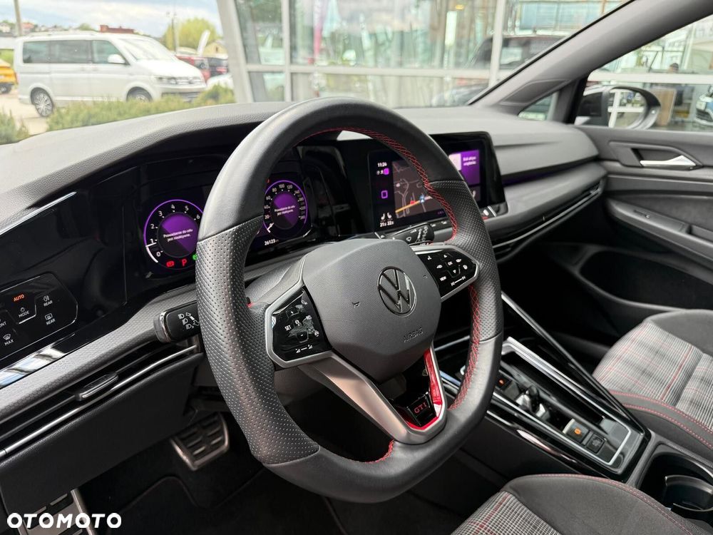 Volkswagen Golf - 11