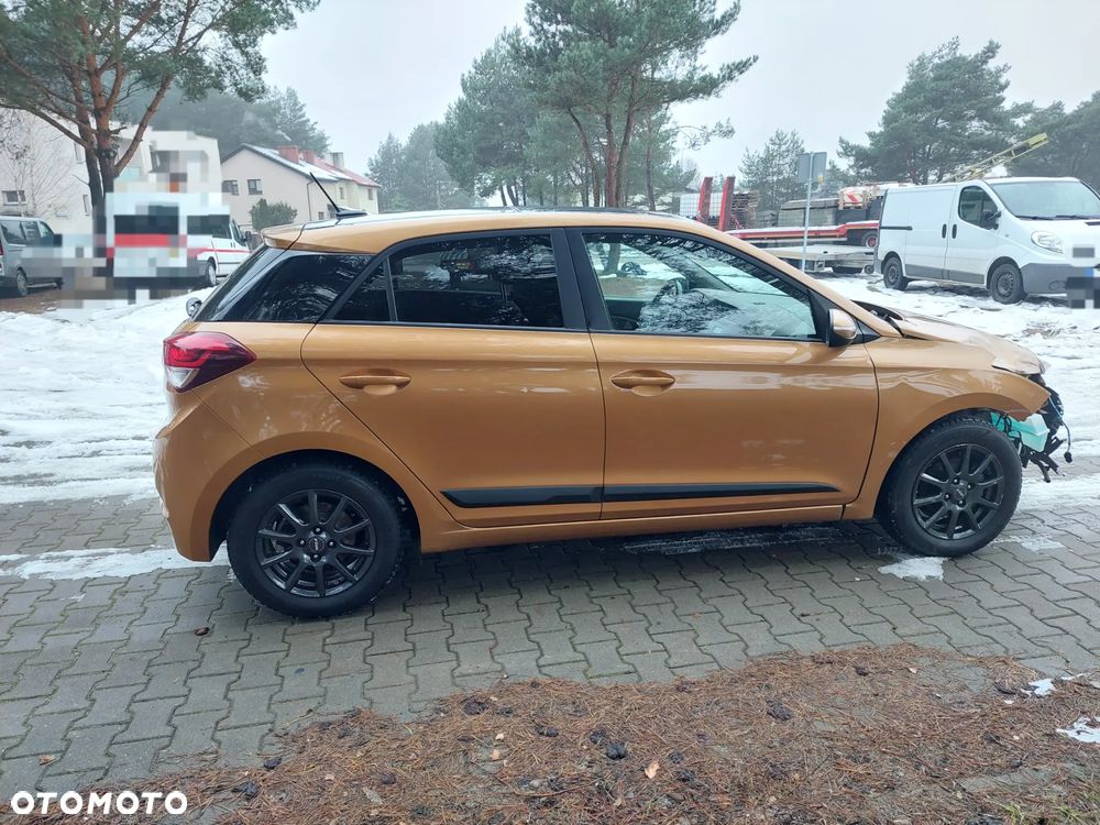 Hyundai i20 1.4 YES Gold - 10