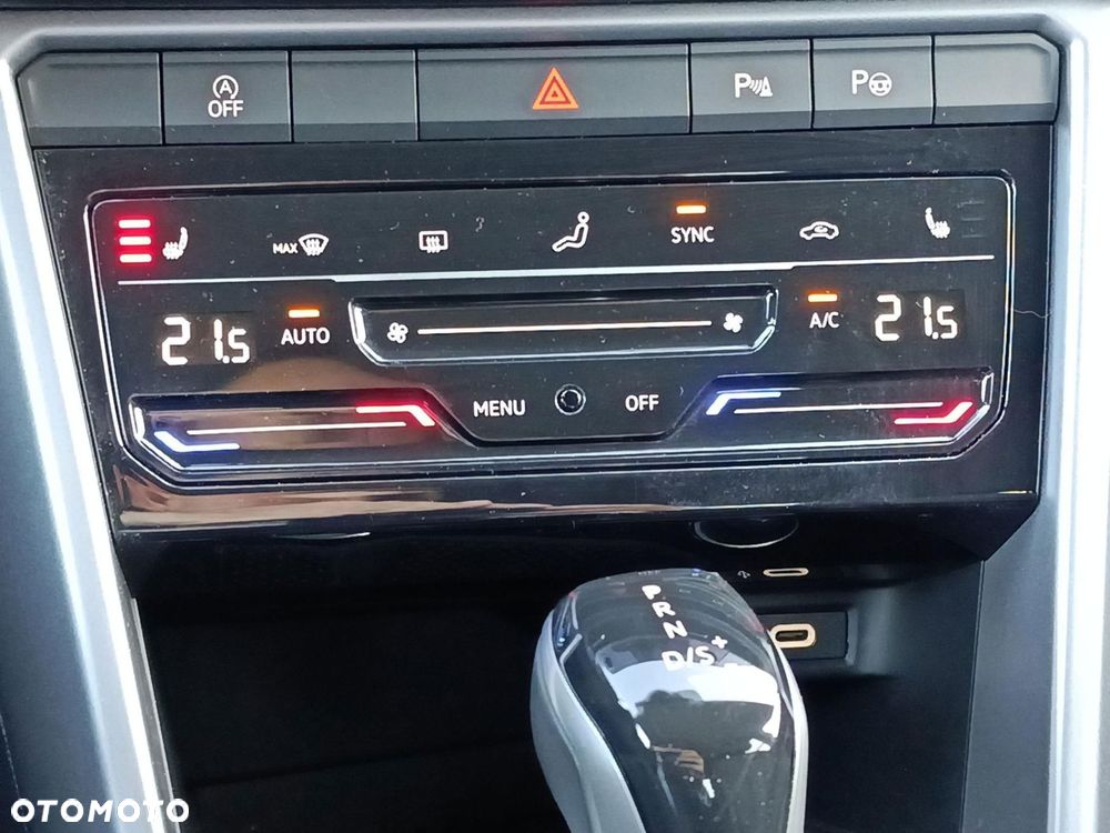 Volkswagen T-Roc - 31