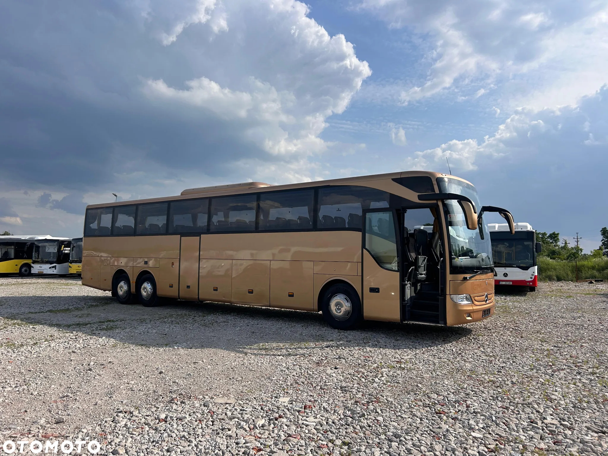 Mercedes-Benz Toruismo - 2