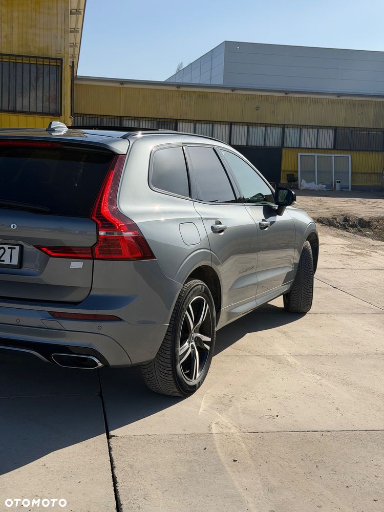 Volvo XC 60 T8 Plug-In Hybrid AWD R-Design - 4