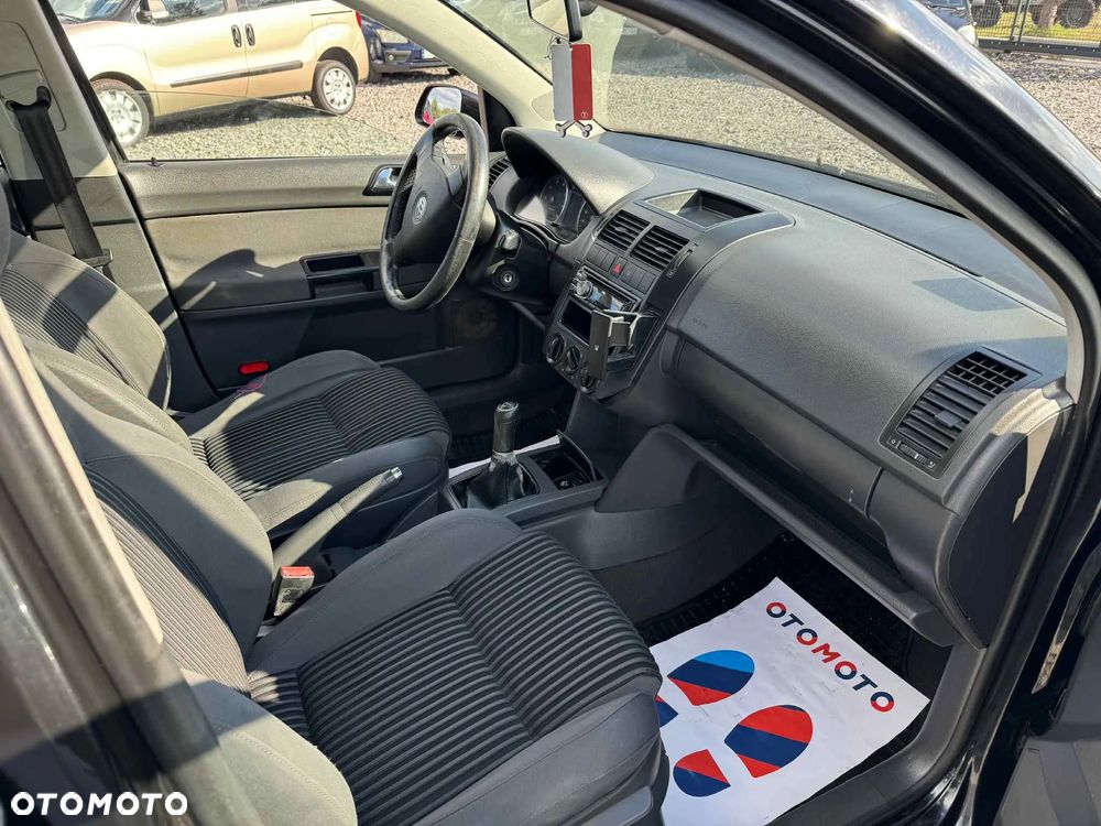 Volkswagen Polo 1.4 16V Trendline - 11