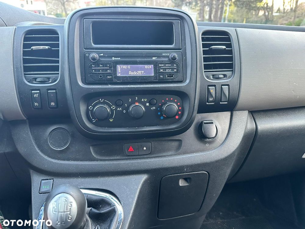 Renault Trafic Grand 1.6 dCi - 12