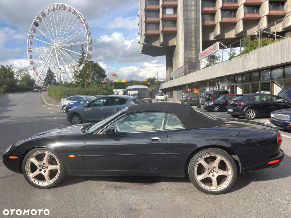 Jaguar XK8 Cabriolet - 2