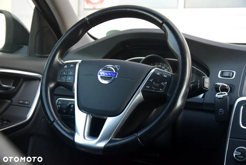 Volvo V60 D3 Summum - 31