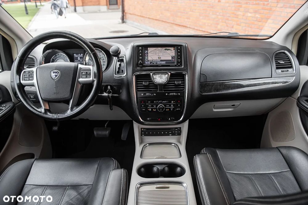 Lancia Voyager 3.6 Platinum Euro6 - 30