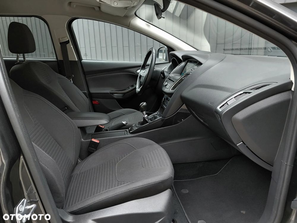 Ford Focus 1.0 EcoBoost Titanium - 28