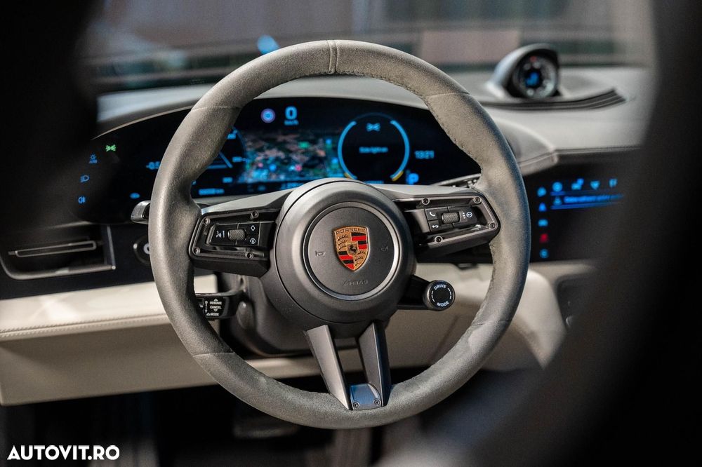 Porsche Taycan 4S - 24