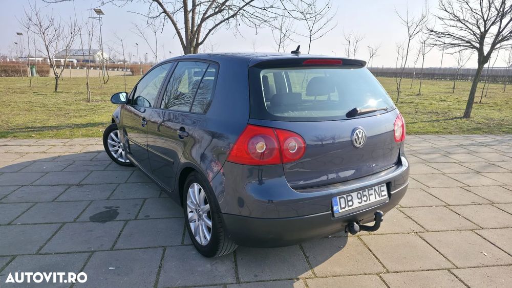 Volkswagen Golf - 5