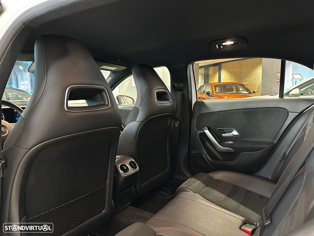 Mercedes-Benz A 180 d AMG Line - 31