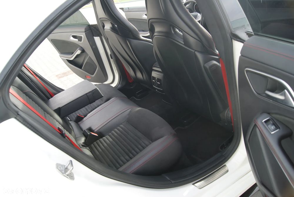 Mercedes-Benz CLA - 13
