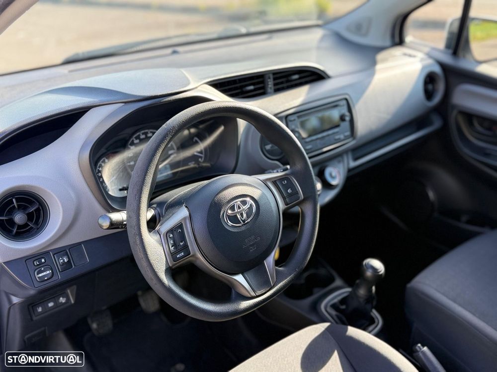 Toyota Yaris Bizz - 6