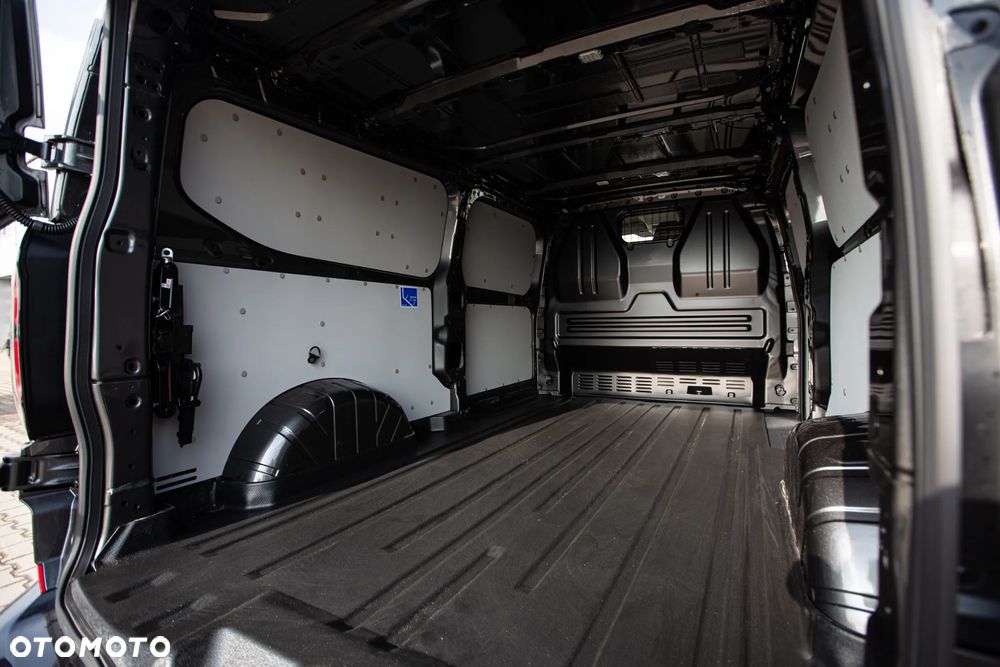 Ford Transit Custom - 11