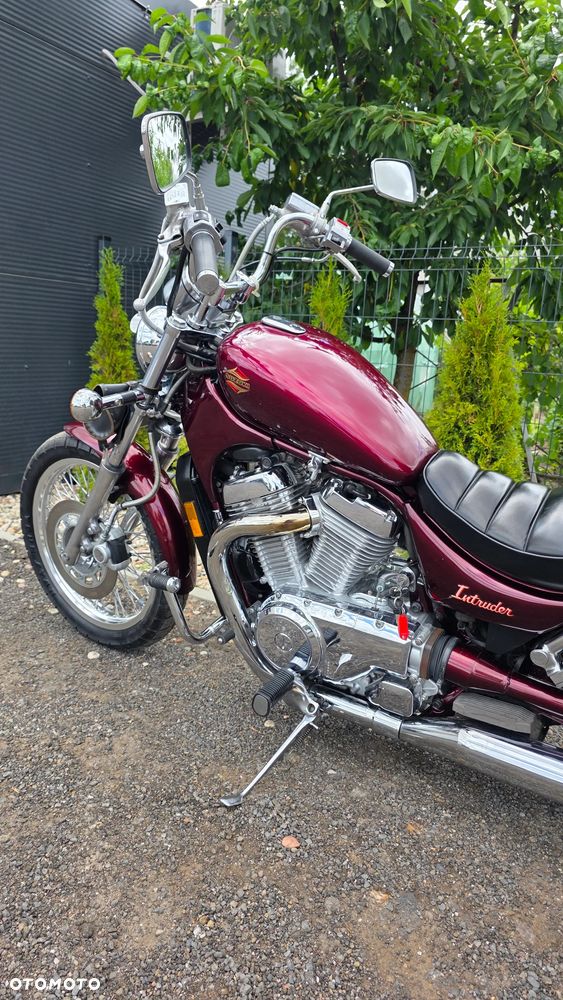 Suzuki Intruder - 13