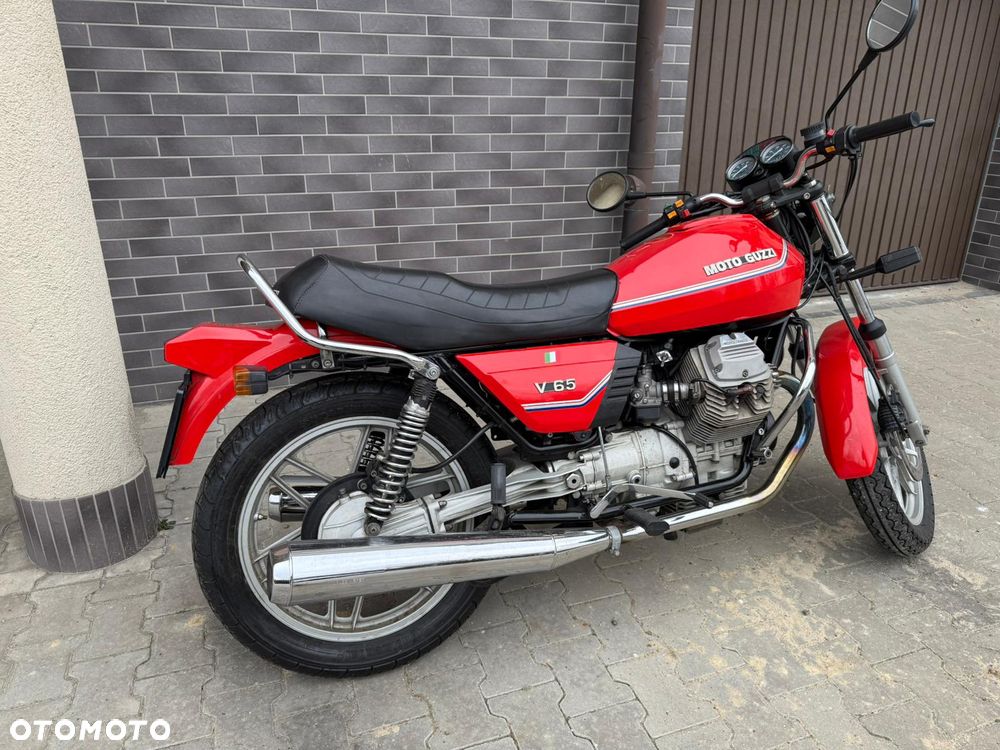 Moto Guzzi V7 - 1