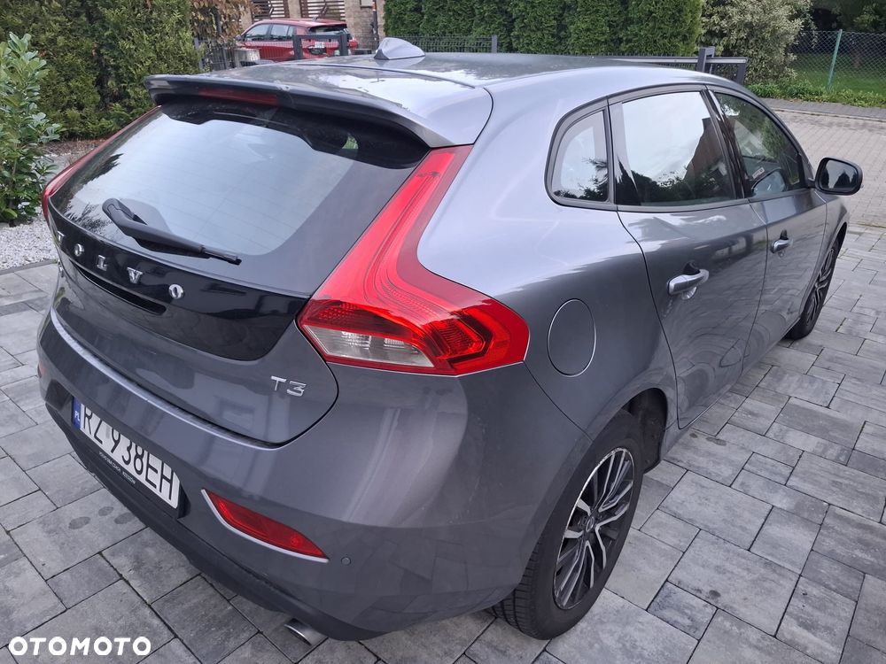 Volvo V40 T3 Drive-E Momentum - 11