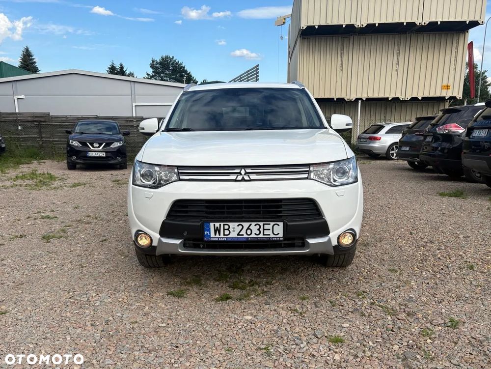 Mitsubishi Outlander 2.0 4WD Plus - 2