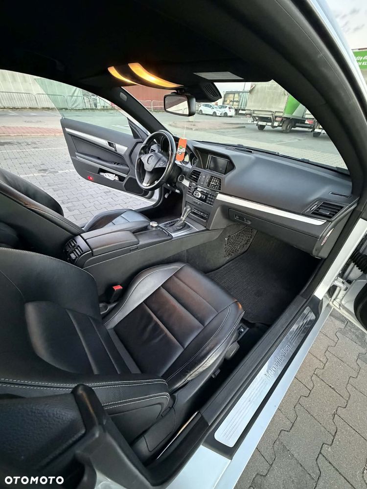 Mercedes-Benz Klasa E 220 CDI DPF BlueEFFICIENCY 7G-TRONIC Avantgarde - 24