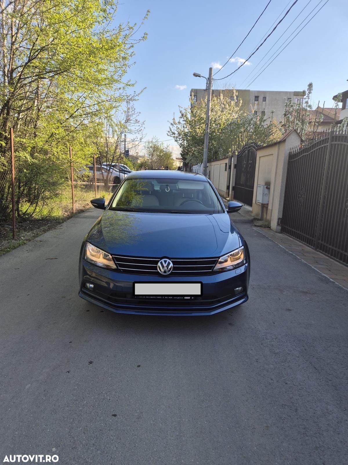 Volkswagen Jetta 1.2 TSI Trendline - 1