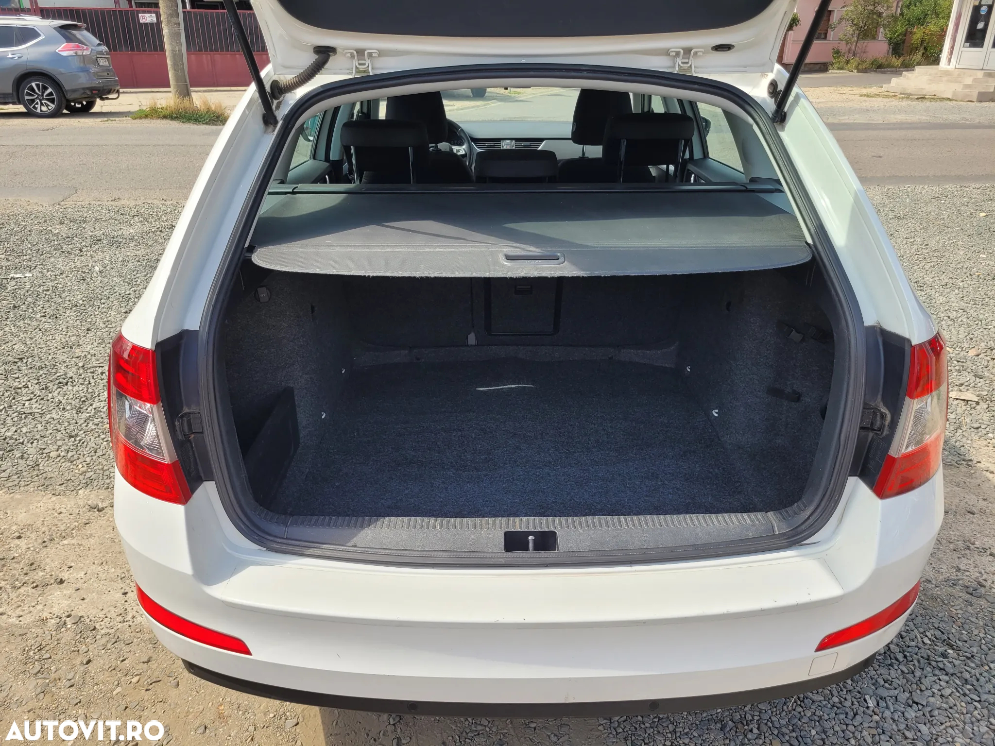 Skoda Octavia 1.6 TDI AMBITION - 23