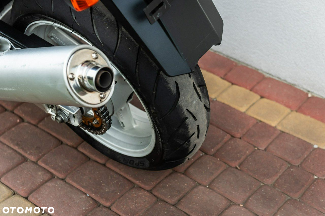 Suzuki SV - 8