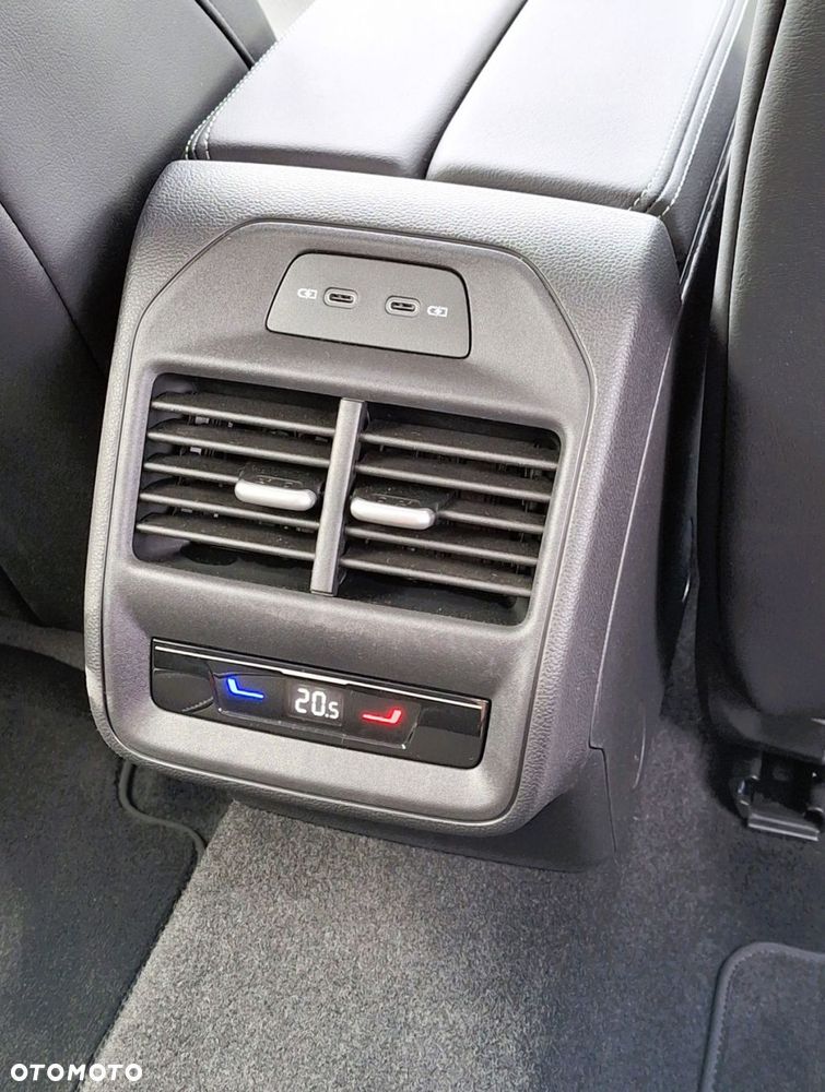 Volkswagen Passat 1.5 TSI EVO Elegance DSG - 22