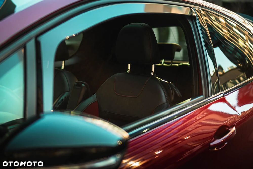 Peugeot 208 GTI 200 THP - 15