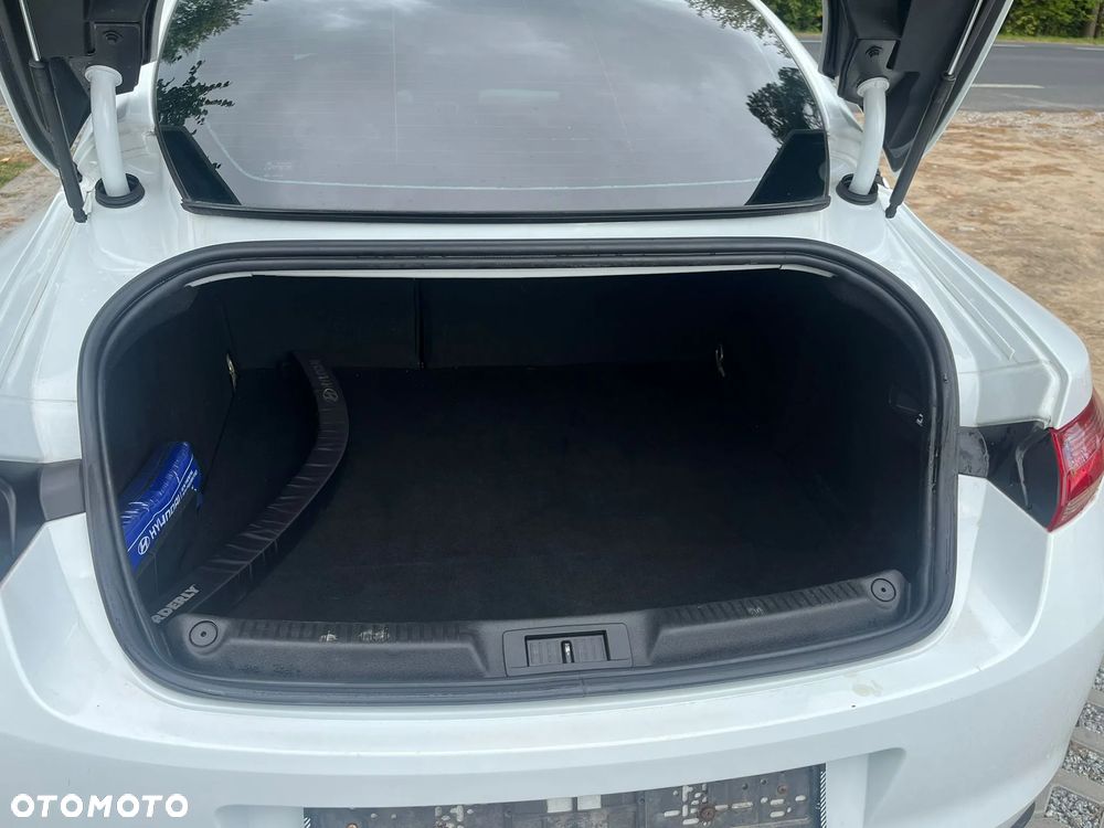 Renault Laguna Coupe dCi 150 FAP Night and Day - 7