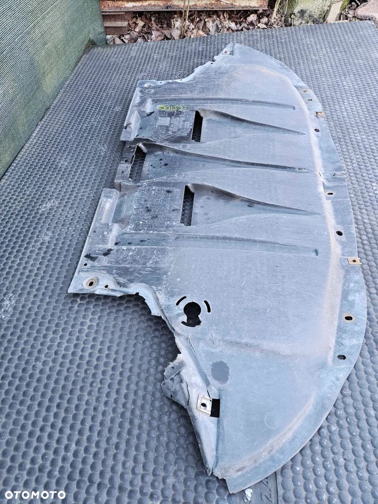 Osłona Pampers 8E0863823 Dolna Pod Silnik Wygłuszenie Silnika Audi A4 B6 B7 Sedan Kombi - 15