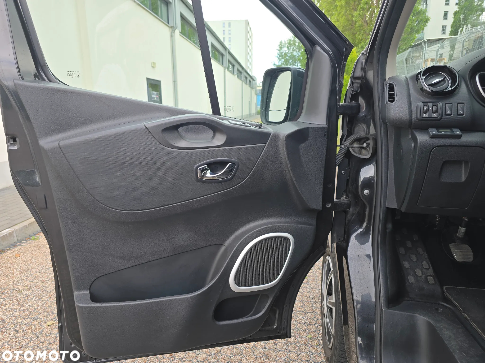 Opel Vivaro L2H1 2,9t Elegance - 23